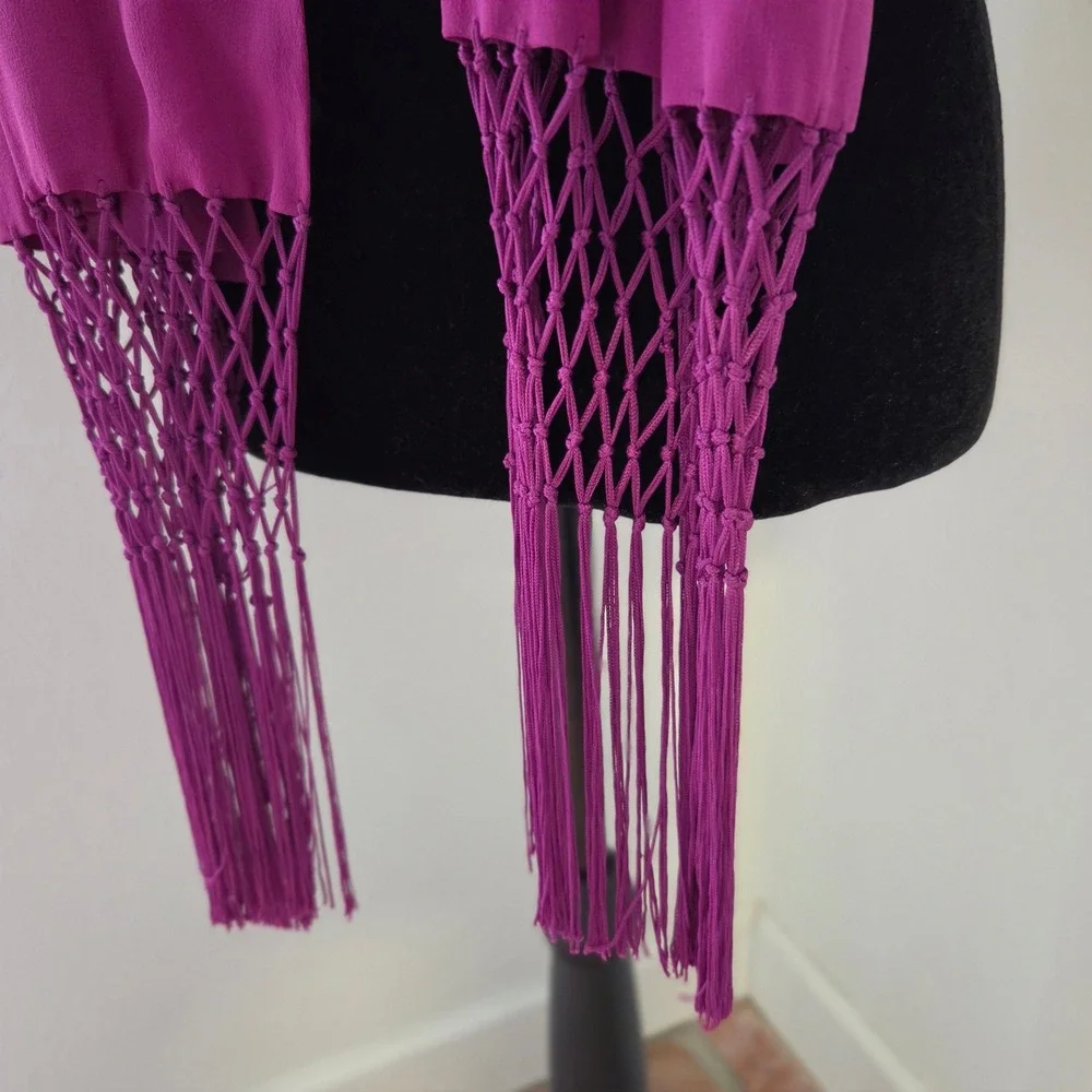 Ann Taylor 100% Silk Wrap Scarf Magenta Purple Macrame Knotted Fringe Shawl18x90